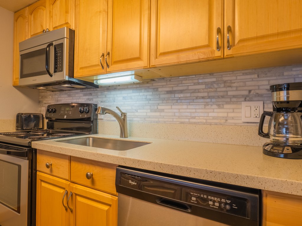 Comfortable Cozy Condo - Short Walk to American Eagle Lift - SH402 Vacation Rental in Copper Mountain - RedAwning
