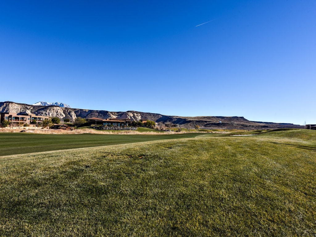 Fairway Oasis Vacation Rental in St. George - RedAwning