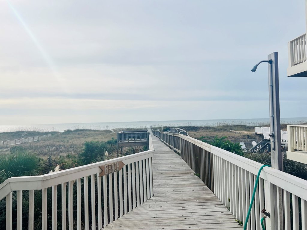 Elegant Egret / 1119 Ocean Blvd West Vacation Rental in Holden Beach - RedAwning