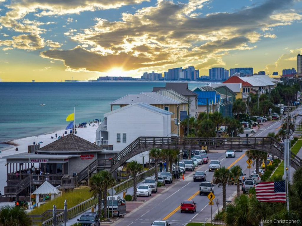 Costa del Mar Vacation Rental in Miramar Beach - RedAwning
