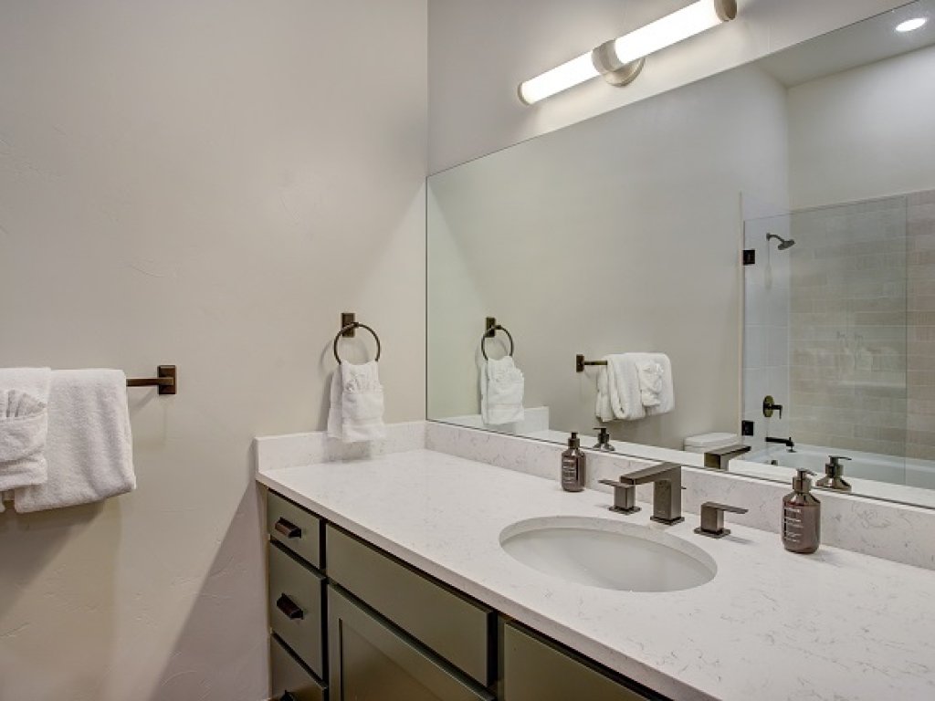 Luxurious 4Br Mountain Home~No Cleaning Fees~Kids ski free! Vacation Rental in Keystone - RedAwning