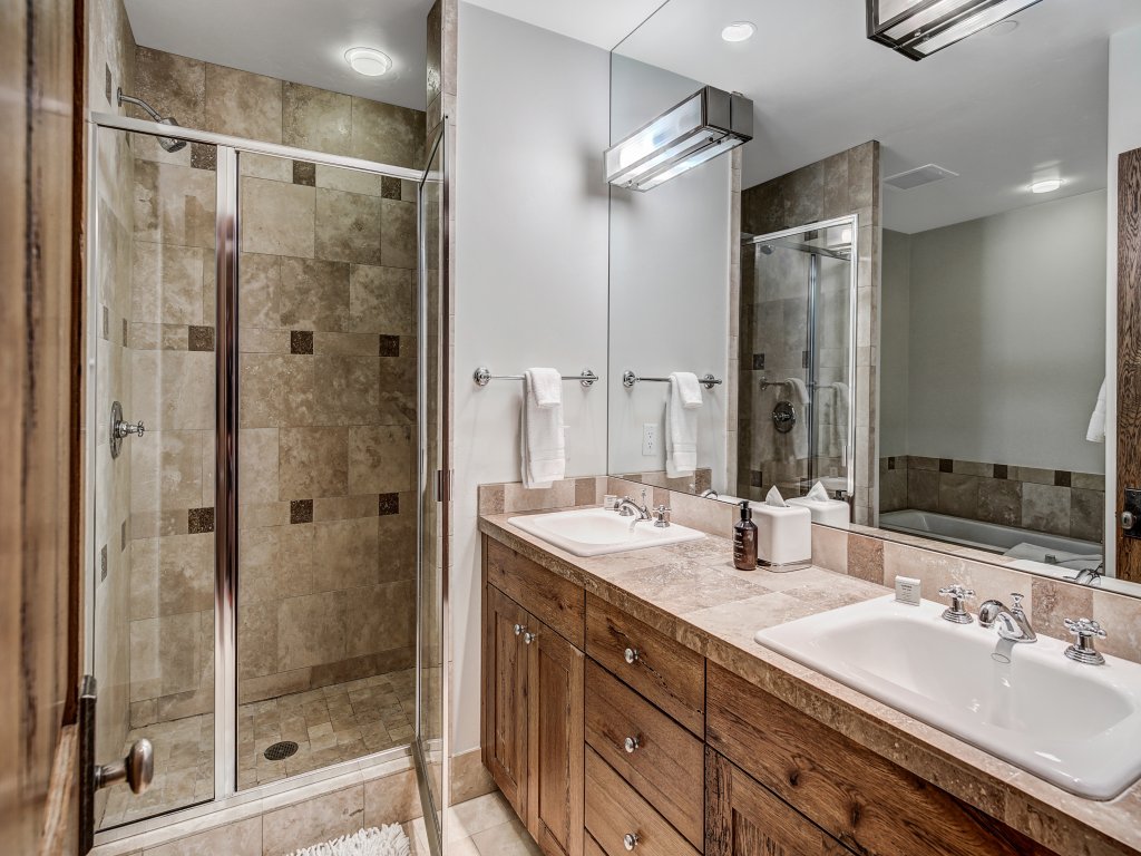 Luxury renovation! Ski-in/Ski-out 5 Br Private Townhome, Top of Bachelor Gulch Vacation Rental in Beaver Creek - RedAwning