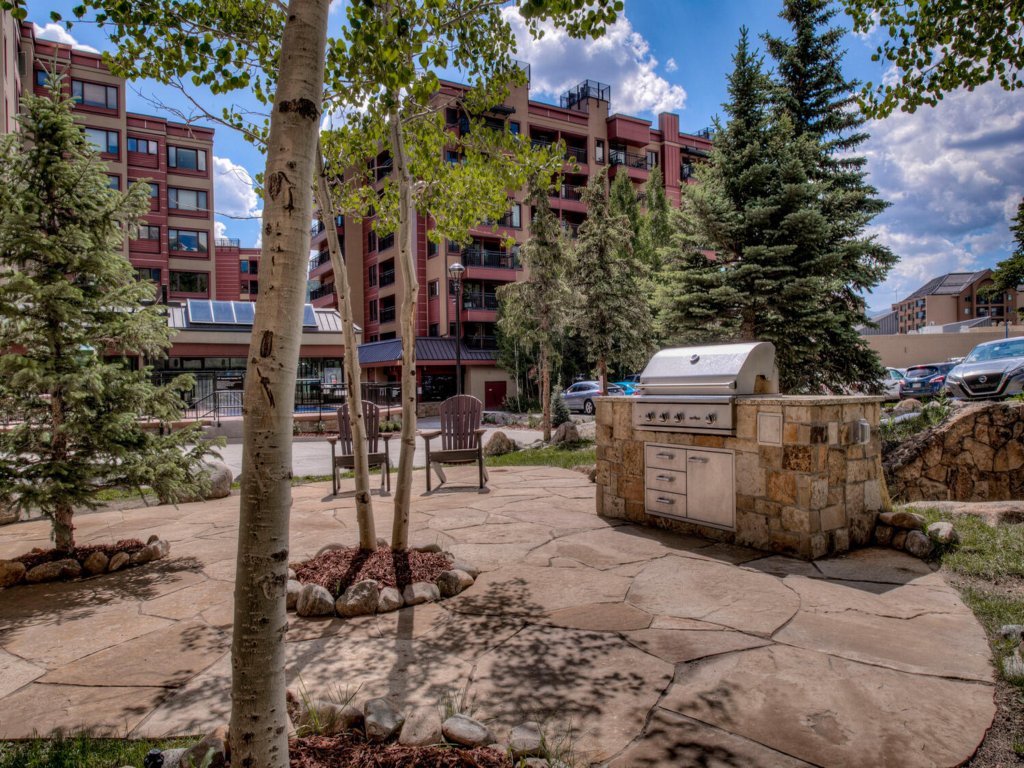 Ski-in/Ski-out Studio w/Snowy Alpine Views - Walk to Main St Vacation Rental in Breckenridge - RedAwning