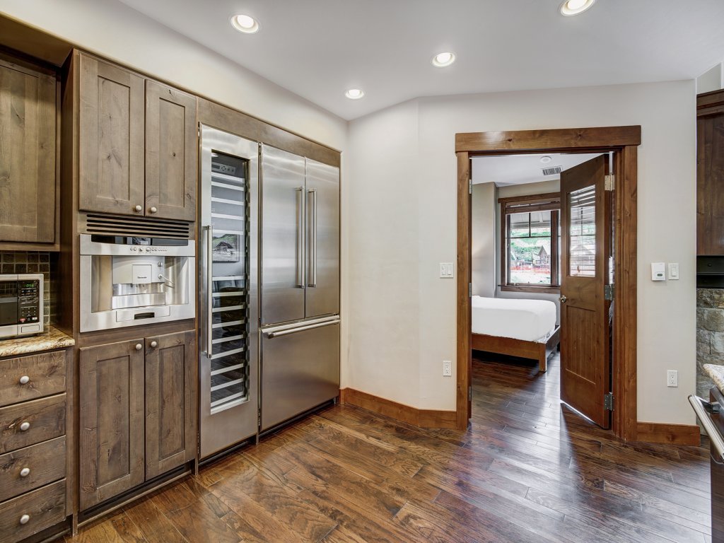 Penthouse 4 Bedroom Condo at Base of Peak 8 Vacation Rental in Breckenridge - RedAwning