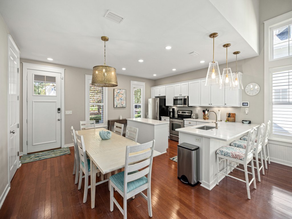 1365 Laurel Grove Vacation Rental in Miramar Beach - RedAwning