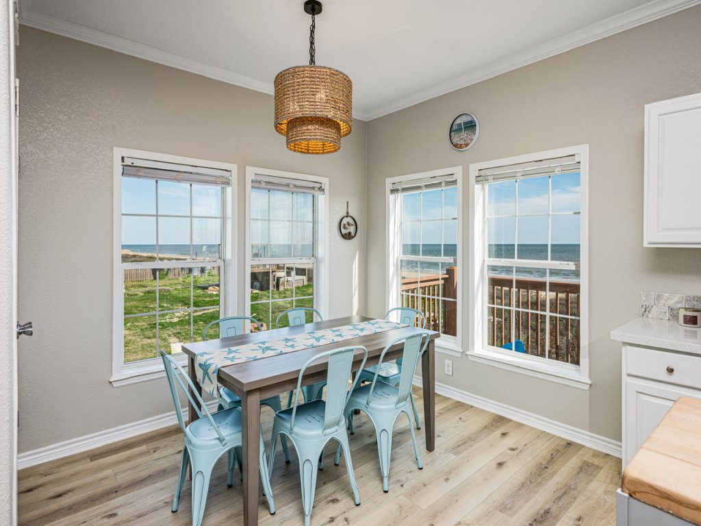 Royal View Vacation Rental in Texas - RedAwning