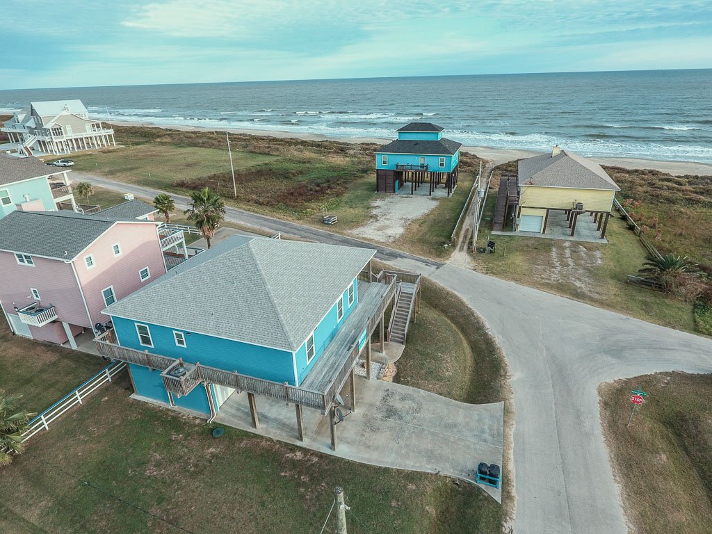Once Upon a Tide Vacation Rental in Texas - RedAwning