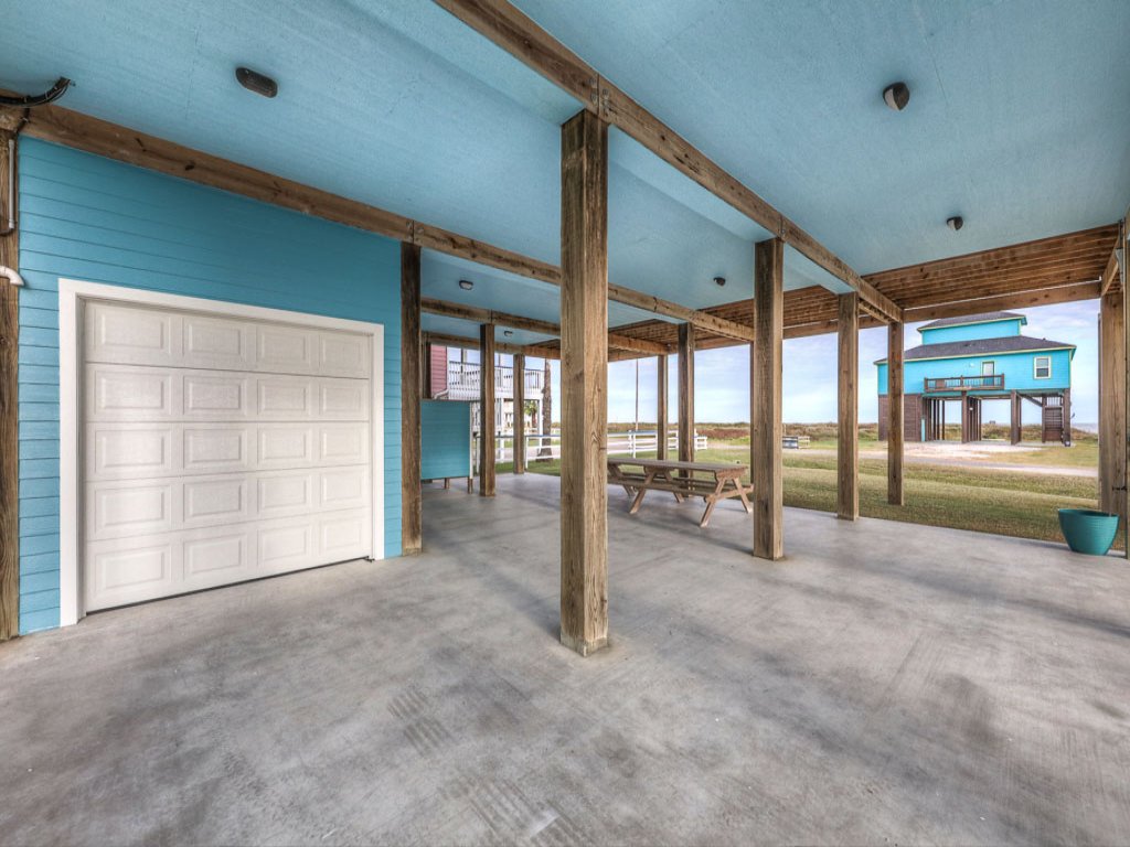 Once Upon a Tide Vacation Rental in Texas - RedAwning