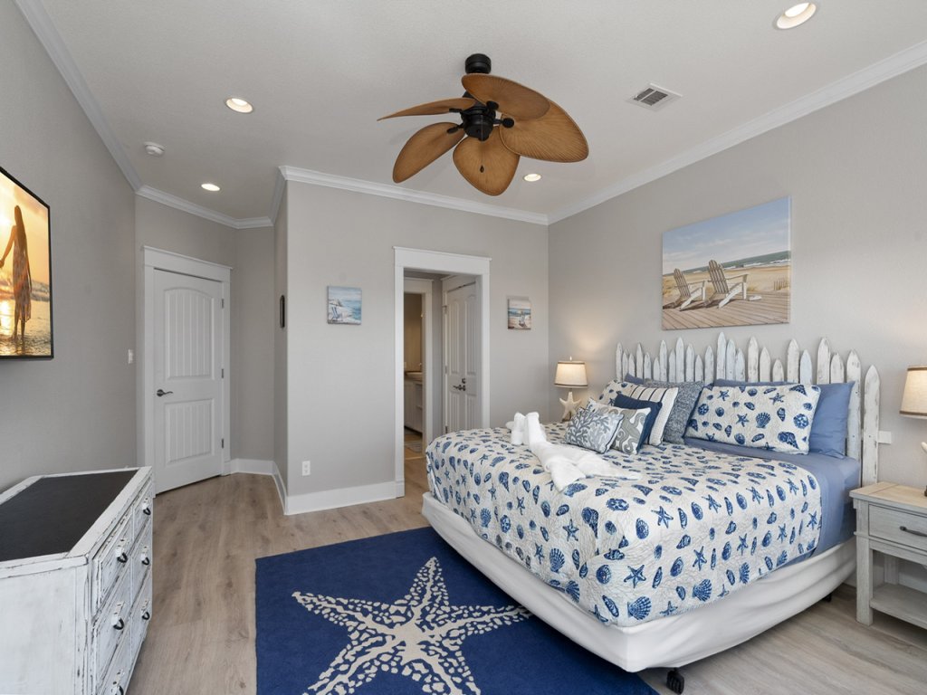 Shore Relaxin' Vacation Rental in Texas - RedAwning