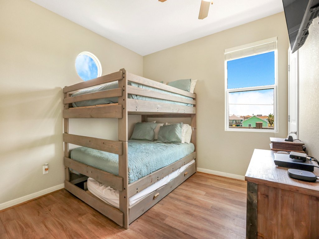 La` Bella Vie Vacation Rental in Texas - RedAwning