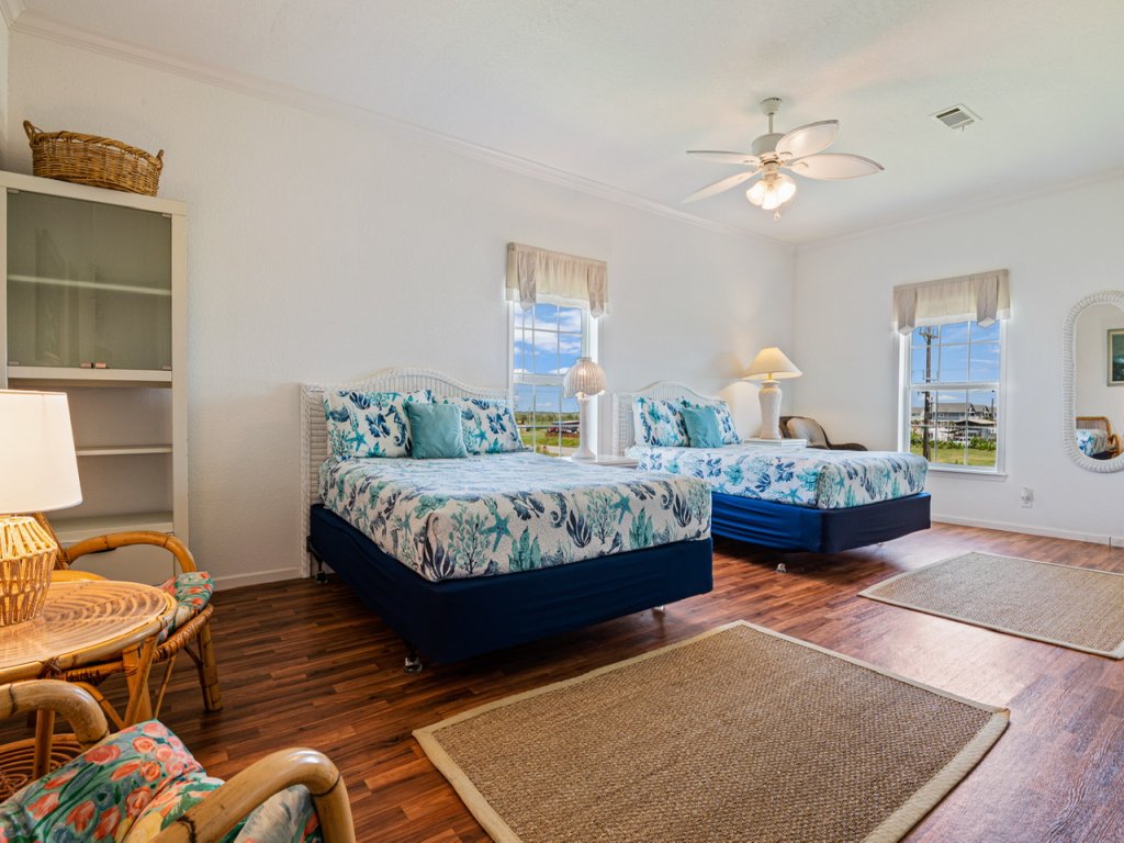 Camelot Vacation Rental in Texas - RedAwning