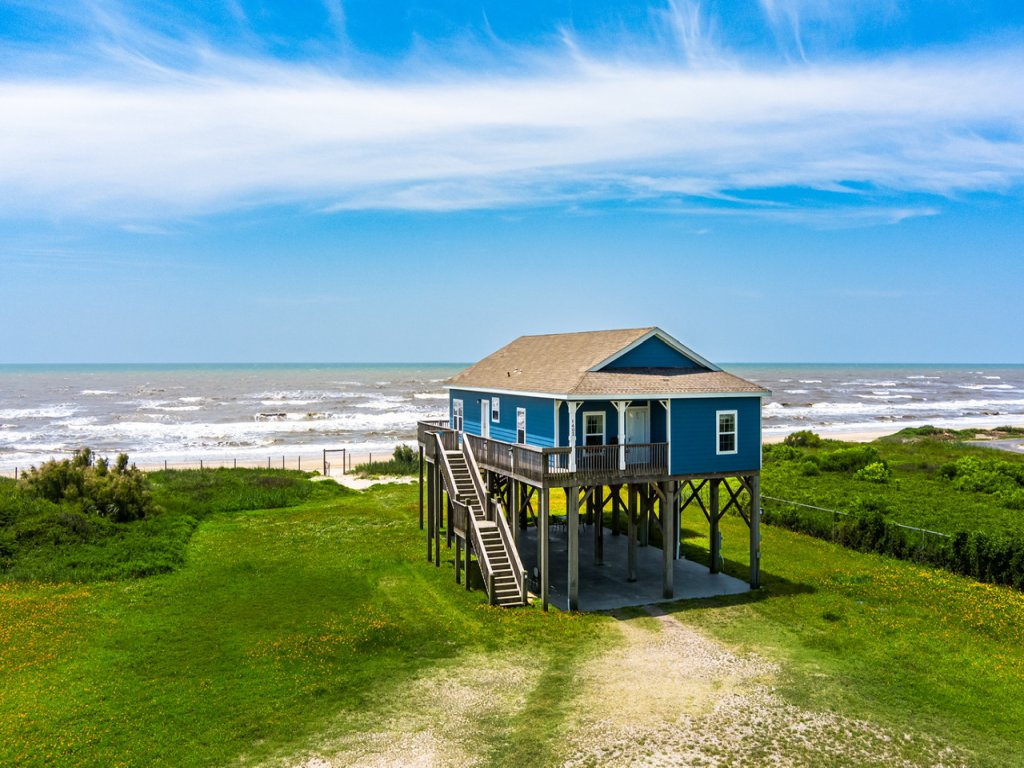Camelot Vacation Rental in Texas - RedAwning