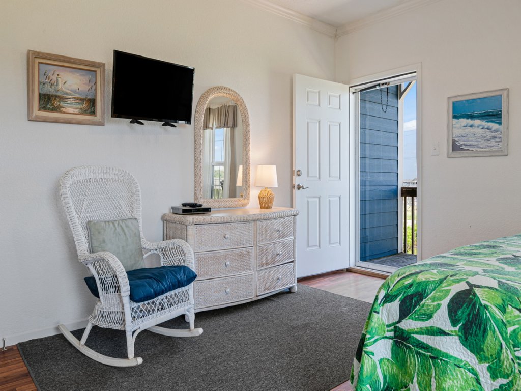 Camelot Vacation Rental in Texas - RedAwning
