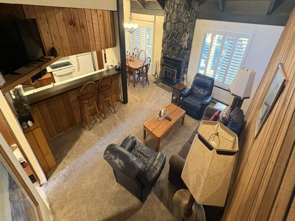 108 Standard Vacation Rental in Mammoth Lakes - RedAwning