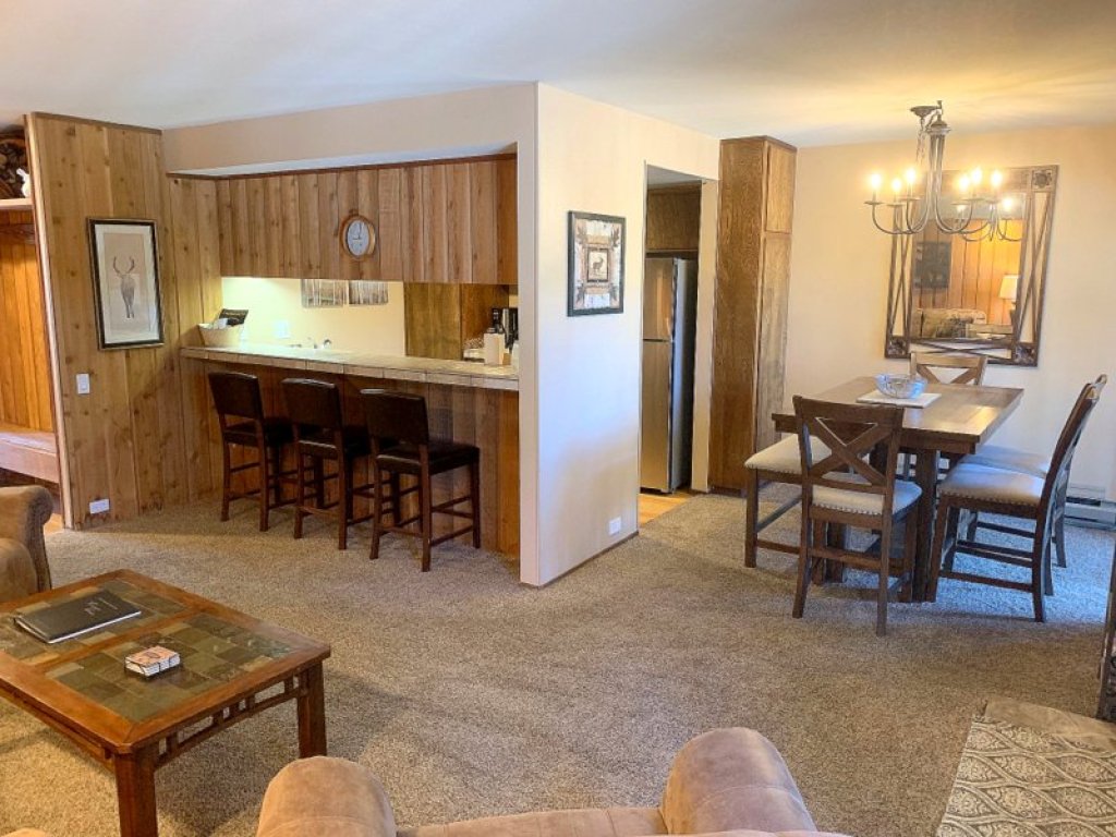 135 Standard Vacation Rental in Mammoth Lakes - RedAwning
