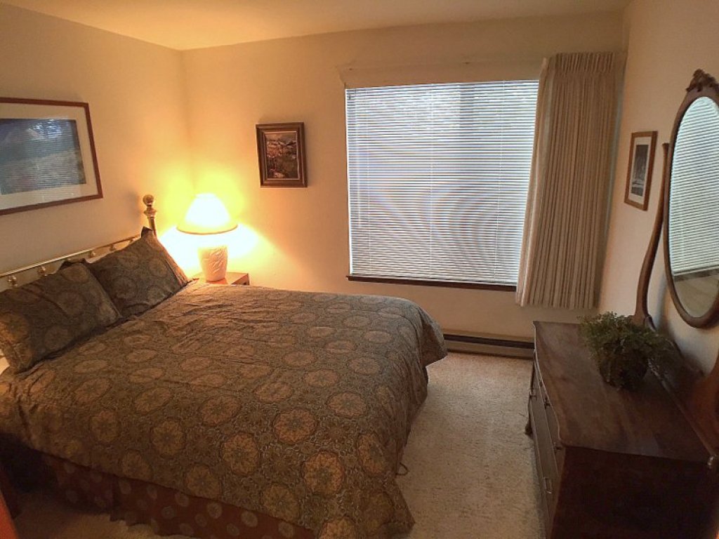 146 Standard Vacation Rental in Mammoth Lakes - RedAwning