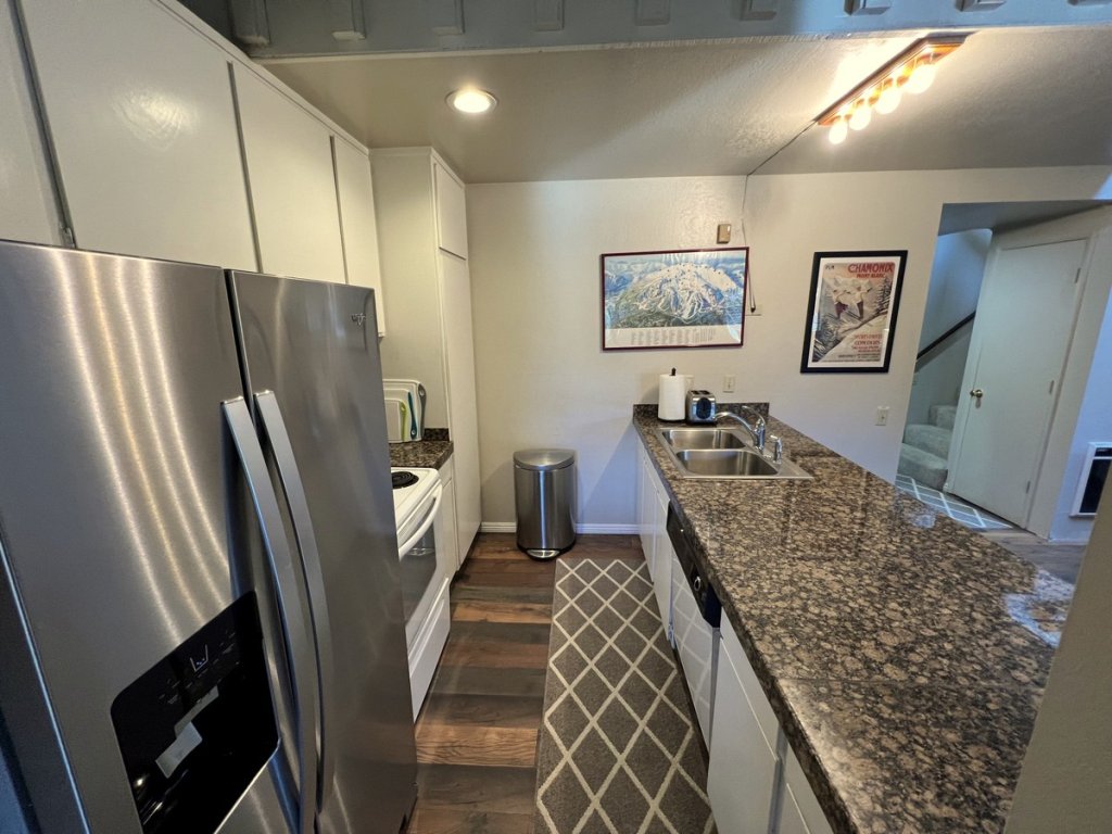 150  Standard Vacation Rental in Mammoth Lakes - RedAwning