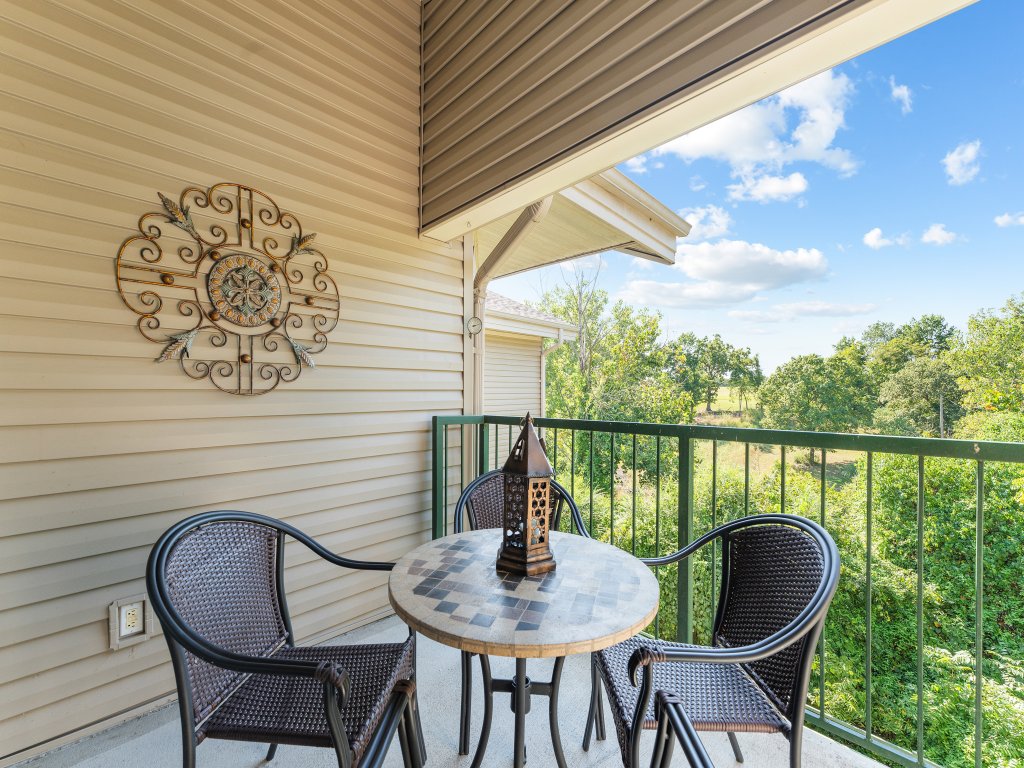 HHL-K12 -Sunset Penthouse Vacation Rental in Branson - RedAwning