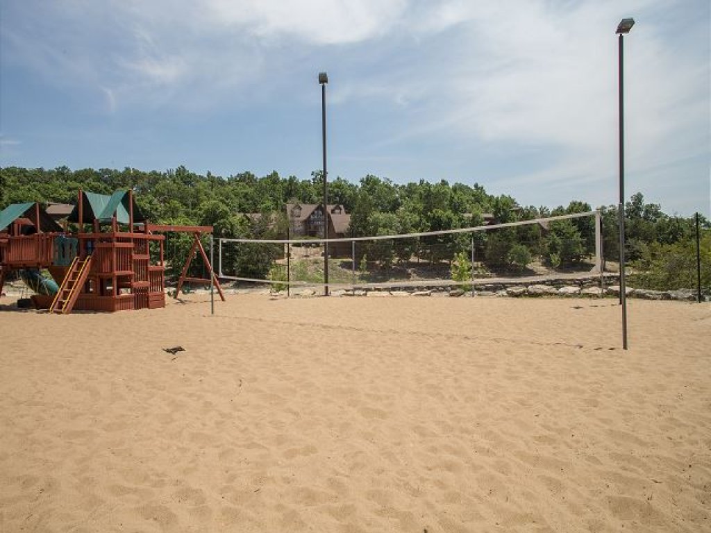 SB144 -Heavenly Hideaway Vacation Rental in Branson West - RedAwning