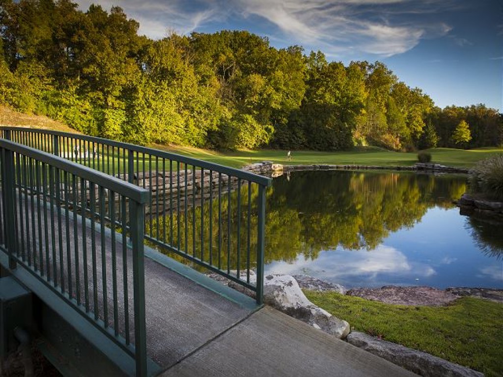 SB144 -Heavenly Hideaway Vacation Rental in Branson West - RedAwning