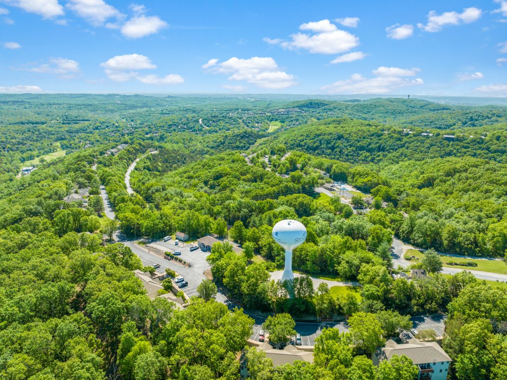 SB144 -Heavenly Hideaway Vacation Rental in Branson West - RedAwning