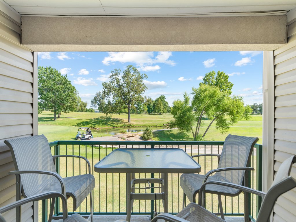 HHL-D6 -Take a Holiday Vacation Rental in Branson - RedAwning