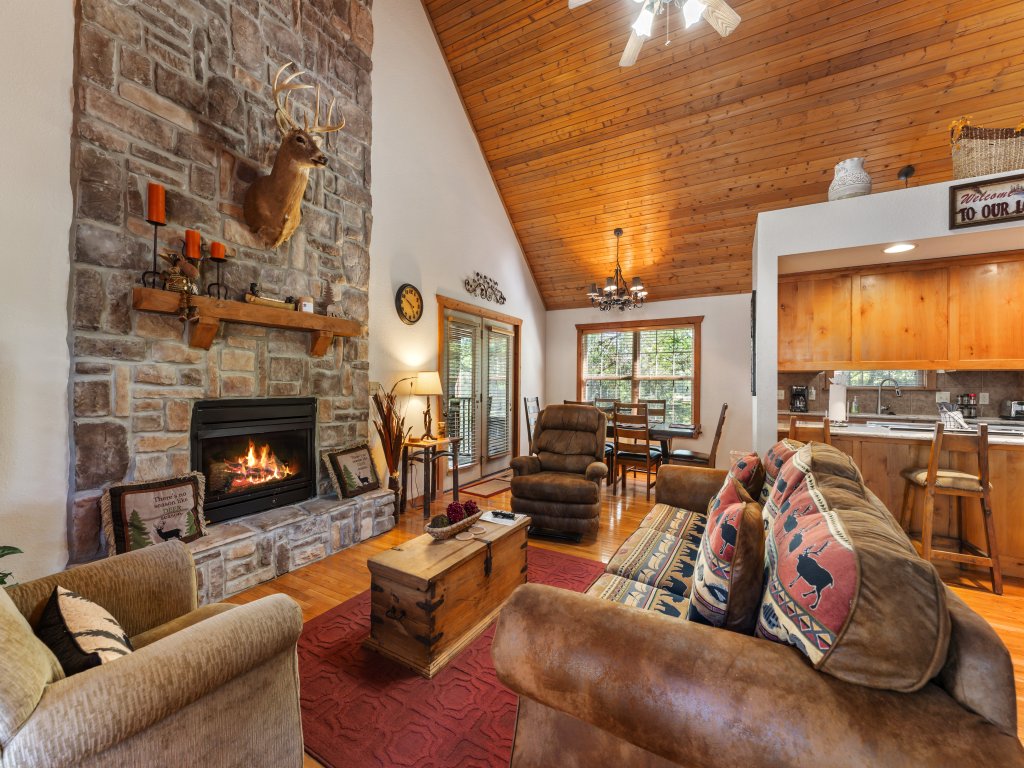 SBL22 -Whispering Woods Lodge Vacation Rental in Branson West - RedAwning