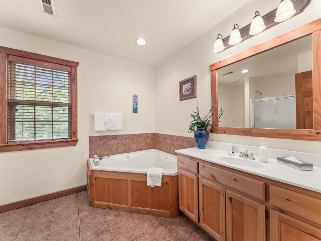 SBL14 -Mayberry Lodge Vacation Rental in Branson West - RedAwning