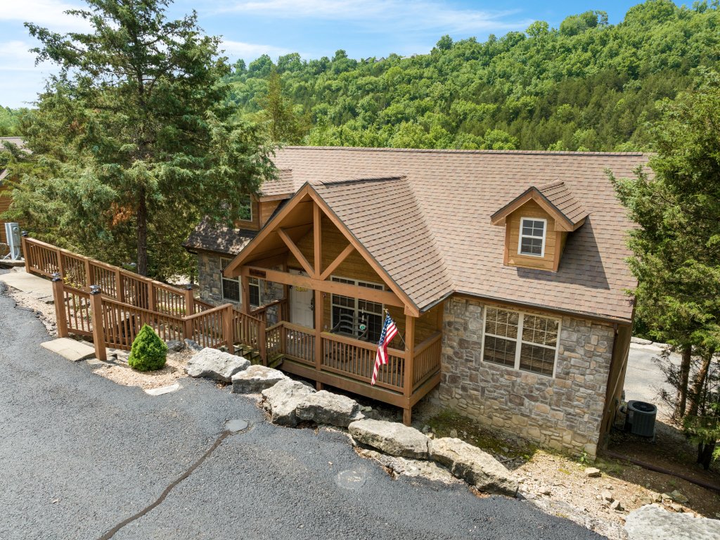 SBL49 -Dakota Lodge Vacation Rental in Branson West - RedAwning