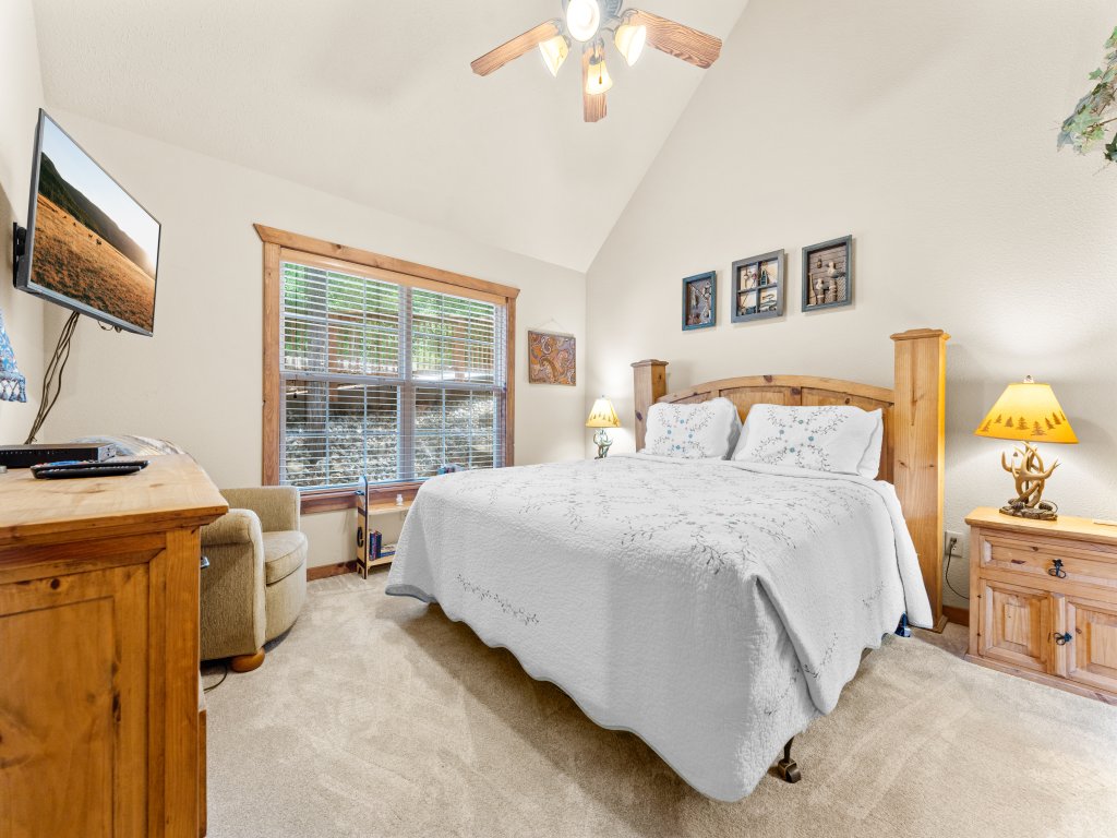 SBL49 -Dakota Lodge Vacation Rental in Branson West - RedAwning