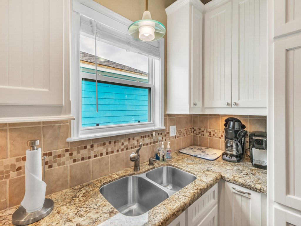 Sea Song Vacation Rental in Texas - RedAwning