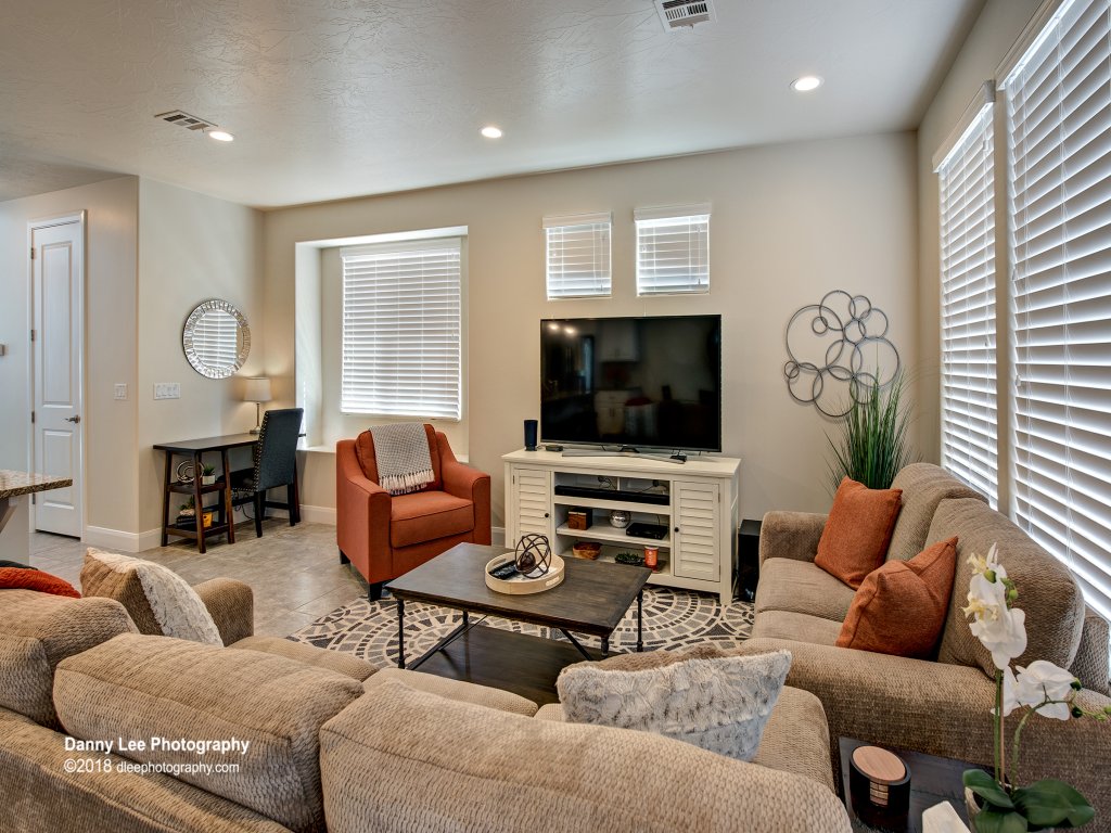 Red Cliff Sunset Vacation Rental in St. George - RedAwning