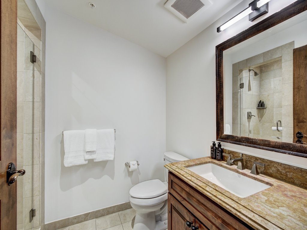Vail Village Private 4 BR Residence w Full Kitchen Save 20% on 7+ Nights! Vacation Rental in Vail - RedAwning