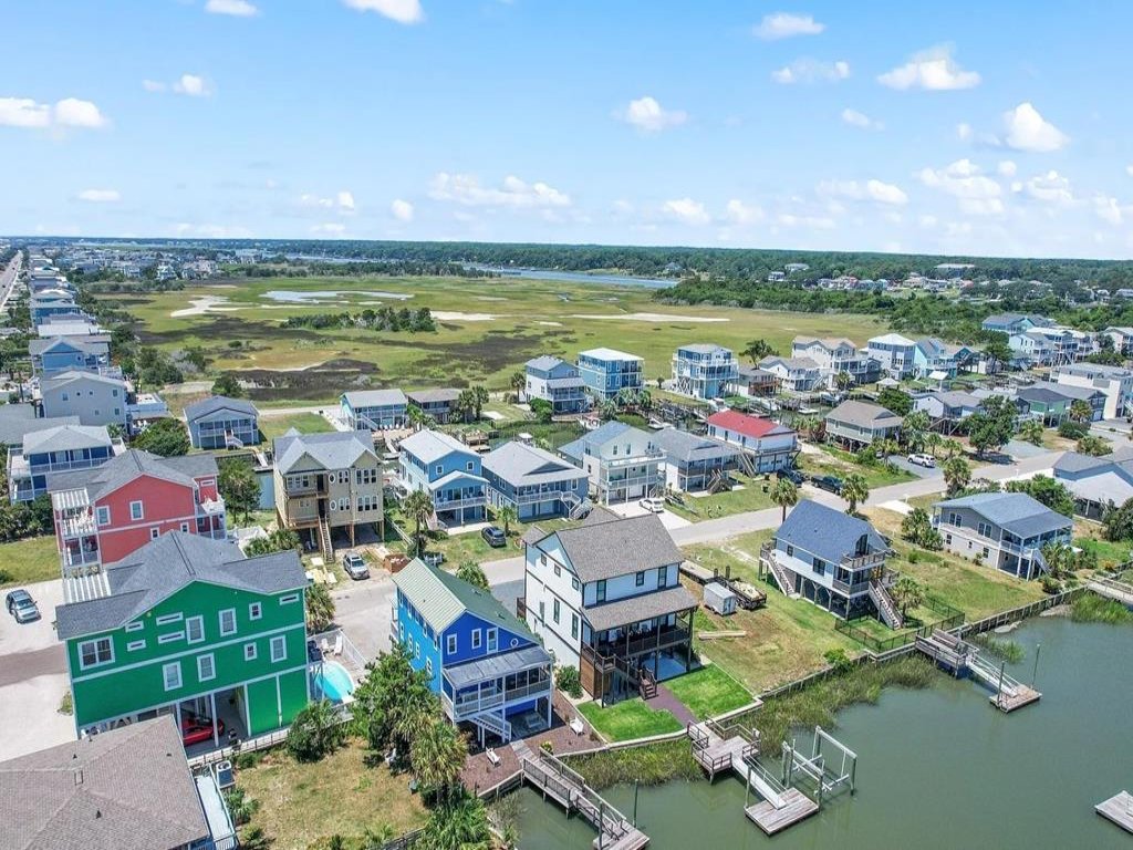 Heaven's Anchor / 108 Tarpon Vacation Rental in Holden Beach - RedAwning