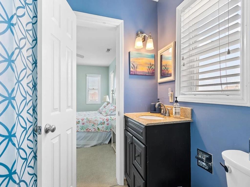 Heaven's Anchor / 108 Tarpon Vacation Rental in Holden Beach - RedAwning