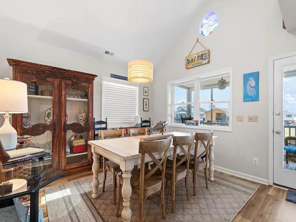 Heaven's Anchor / 108 Tarpon Vacation Rental in Holden Beach - RedAwning