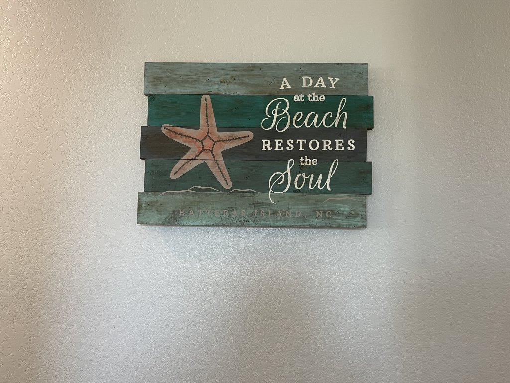 HATTERAS HIDEAWAY Vacation Rental in North Carolina - RedAwning