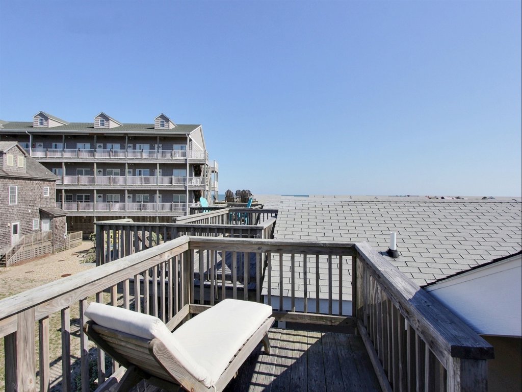 29 BEACH ESCAPE Vacation Rental in Hatteras - RedAwning