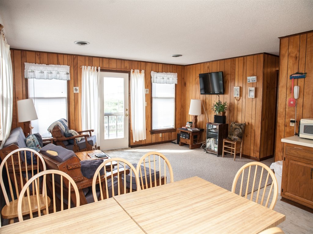BEACHBUX Vacation Rental in North Carolina - RedAwning