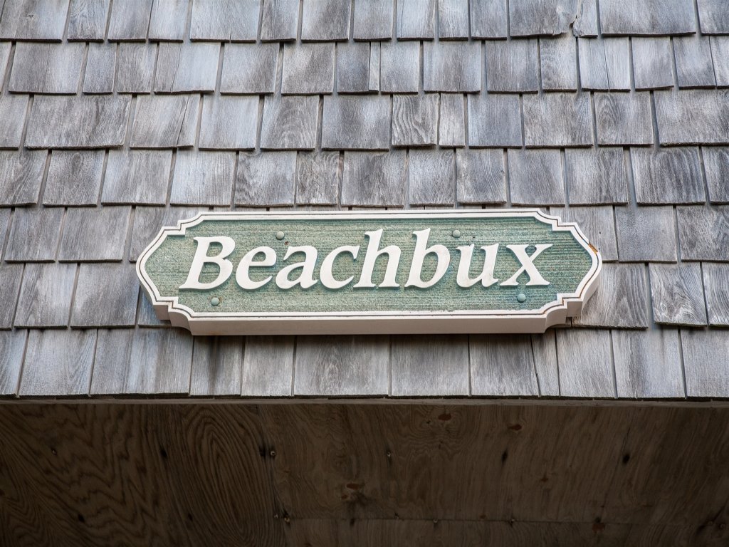 BEACHBUX Vacation Rental in North Carolina - RedAwning
