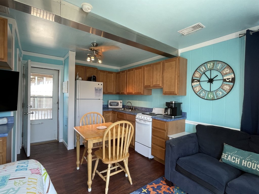 34 SAILING IN A GALE Vacation Rental in Hatteras - RedAwning