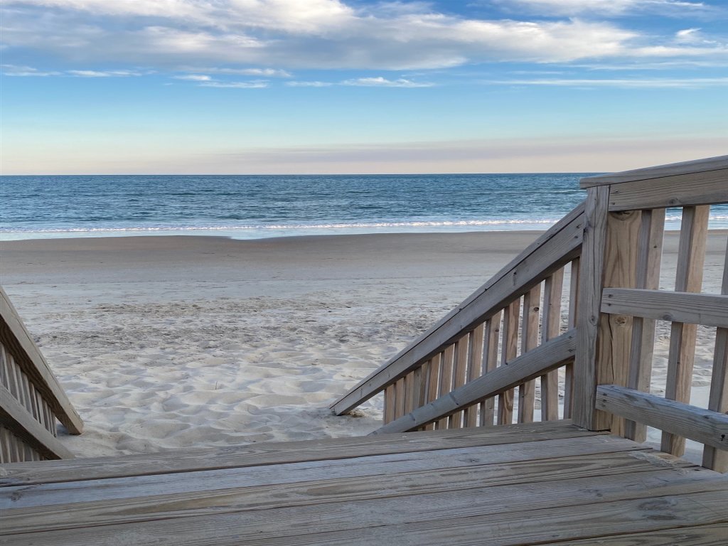 8 MIGHT AS WHELK Vacation Rental in Hatteras - RedAwning