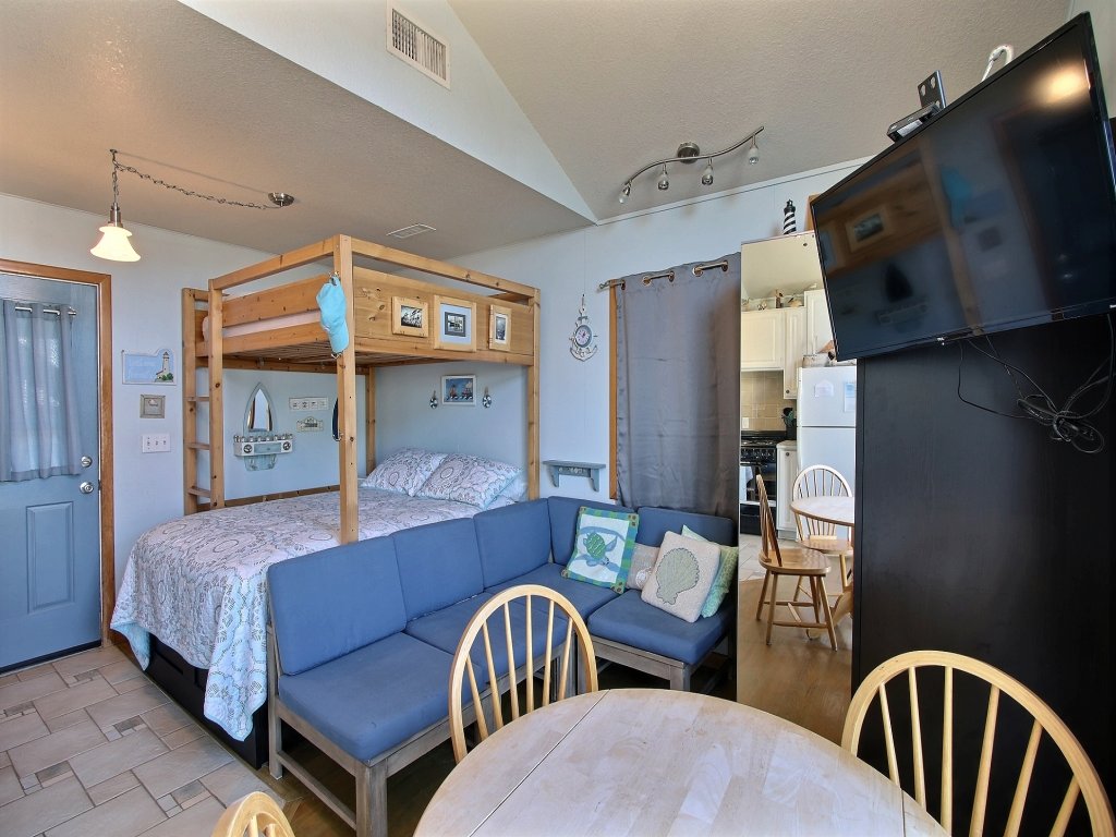 27 OCEANS DOOR EAST Vacation Rental in Hatteras - RedAwning