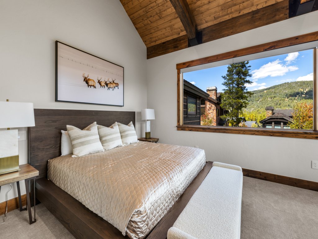 Beautiful Executive Ski-In Ski-Out Rooftop Hot tub - LR962 Vacation Rental in Copper Mountain - RedAwning