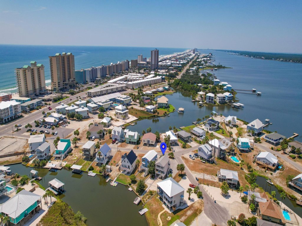 Coast Awhile Vacation Rental in Gulf Shores - RedAwning
