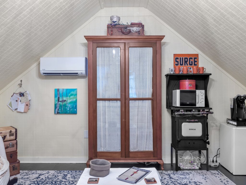 Serendipity Cottage Vacation Rental in Fredericksburg - RedAwning