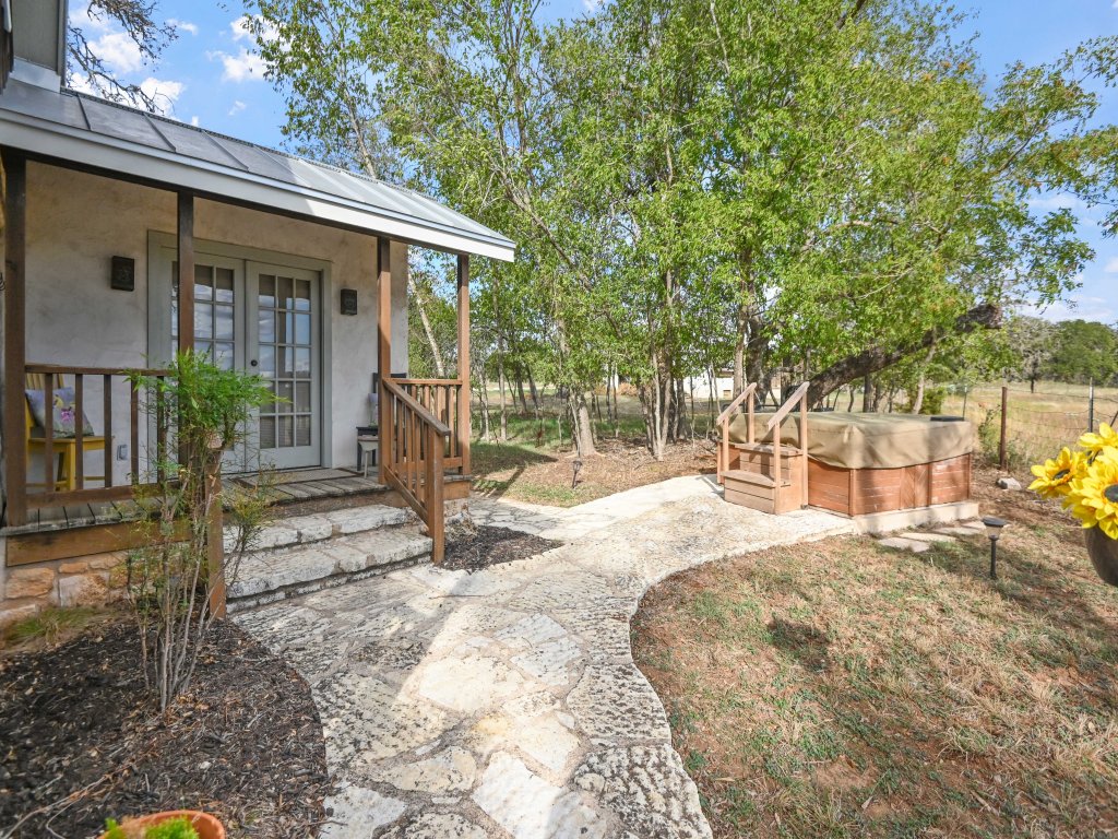 Cabins on Knopp School-Chula Vista Cabin Vacation Rental in Fredericksburg - RedAwning