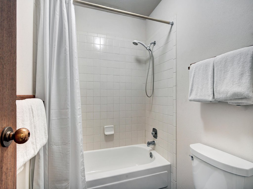 Lagoon 762B Vacation Rental in Colorado - RedAwning