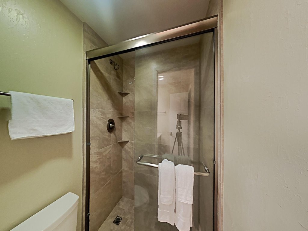 Spacious 3 Bed 3 Bath Condo with 3 Spas and Great View - Just Steps Away from Ski Adventure! (Unit 310 at 1849) Vacation Rental in Mammoth Lakes - RedAwning