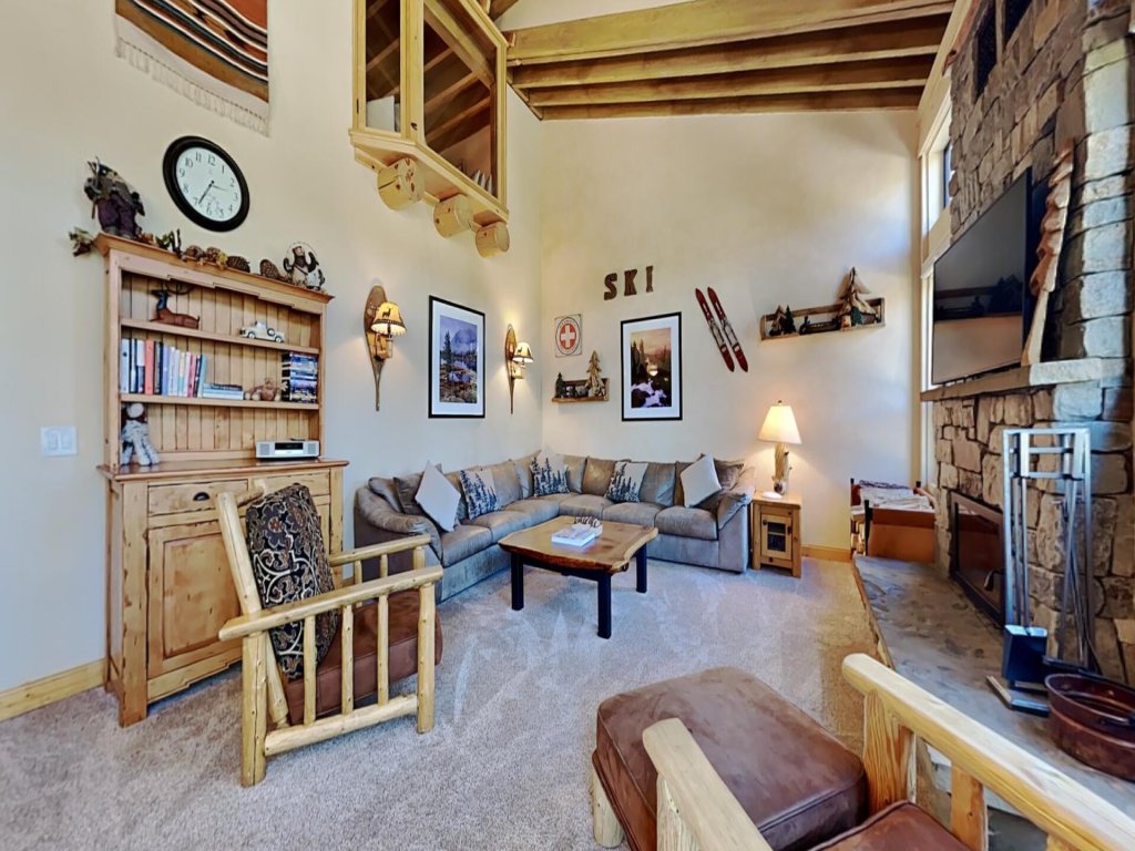 Beautiful 2 BR with 2 Full Lofts SLOPESIDE In Quiet Canyon Neighborhood! (Unit 662 at 1849) Vacation Rental in Mammoth Lakes - RedAwning